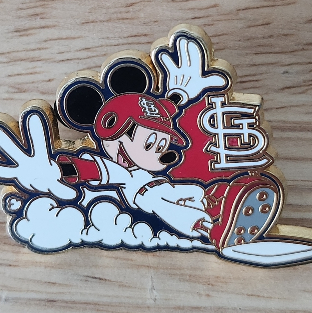 Disney Pin ~ Mickey Mouse Major League Baseball: St. Louis Cardinals - Picture 5 of 7